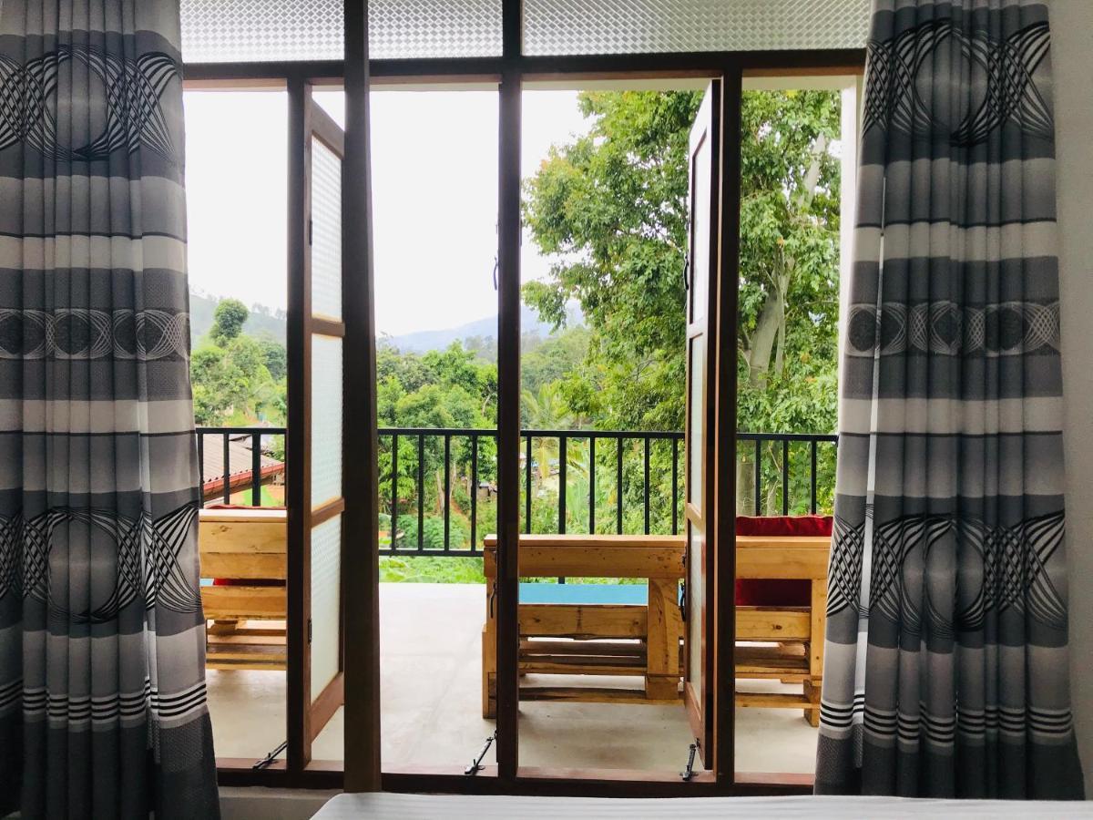 Montes Ella Bed & Breakfast Ngoại thất bức ảnh