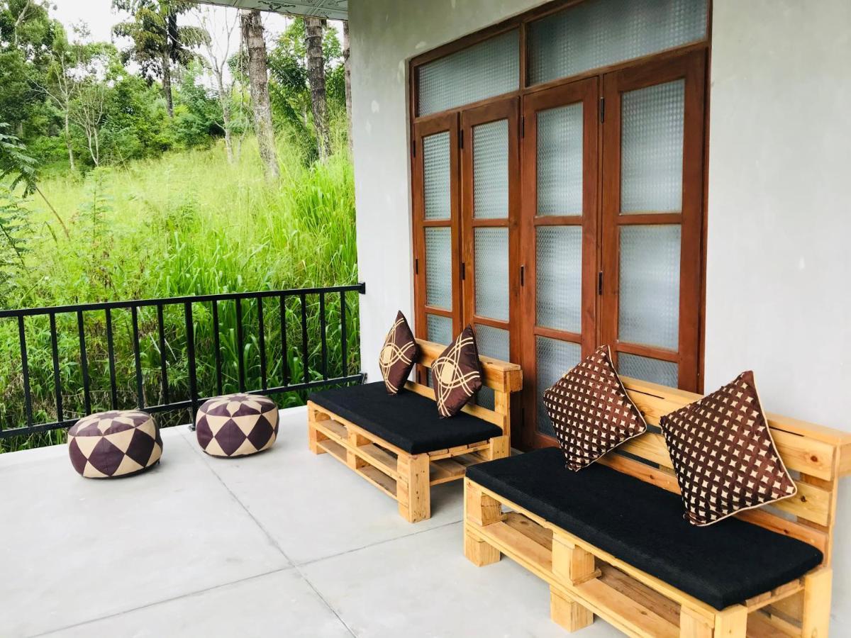 Montes Ella Bed & Breakfast Ngoại thất bức ảnh